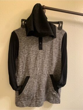 Tony Hawk Two-Tone Hooded Pullover Sweater - Black and Gray